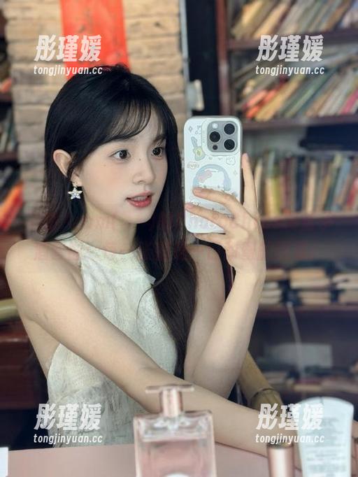 最新Aram(아람)的PhotoChips覆盆子酒套图：每一张都是一口甜蜜的诱惑！