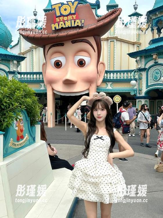 Feilin嗲囡囡 - 与曼苏拉娜同行的旅拍写真：免费下载独特视角的艺术之美