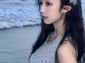 Feilin嗲囡囡 – 发现最新图库：贾诗晗的棉袜写真散发着独特魅力