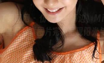 GIRLT果团网 – 仿佛置身海边，Miss琪全套比基尼写真图片完美呈现阳光与沙滩！