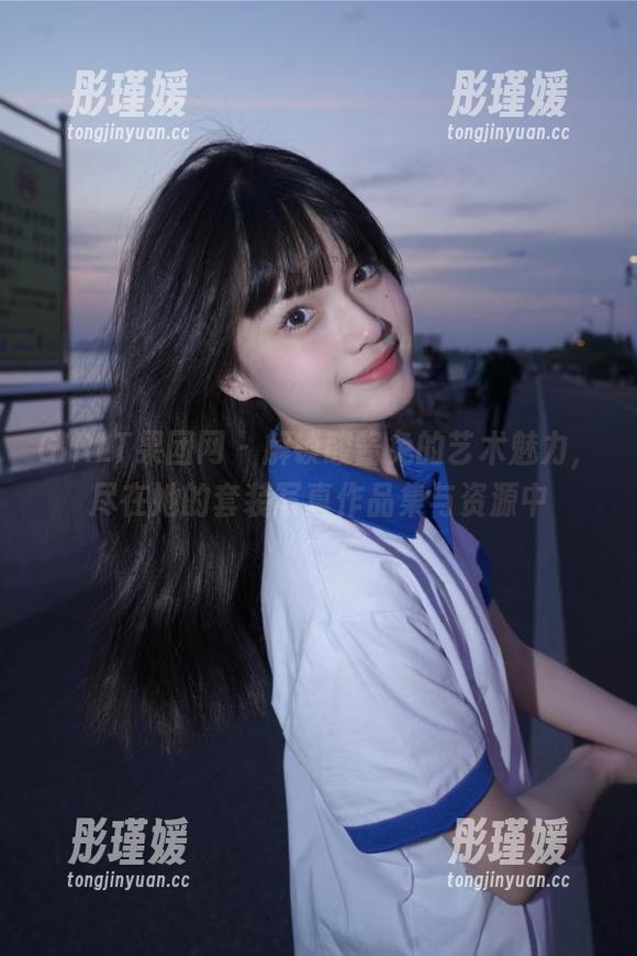 GIRLT果团网 - 解锁酸酱兔的艺术魅力，尽在她的套装写真作品集与资源中