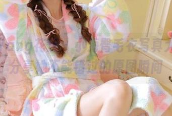 HuaYang花漾 – 小海臀毛衣写真大赏：分享她不能错过的原图瞬间