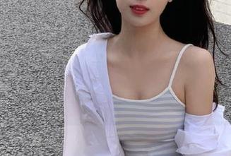 IMZSOCK爱美足 – 从小鹿的视角看粉色世界：分享她独特的写真作品集，满满都是灵感！