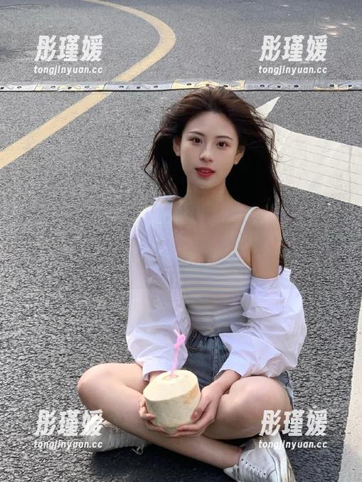 IMZSOCK爱美足 - 从小鹿的视角看粉色世界：分享她独特的写真作品集，满满都是灵感！