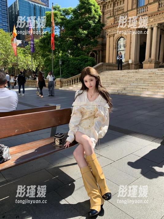 IMiss爱蜜社 - 展现九尾ivy的时尚风采：连体衣主题的美图照片大赏