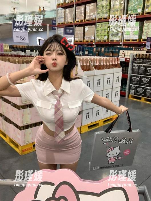 IMiss爱蜜社 - 免费分享娜大少爷美足迷人瞬间，独家套图值得收藏