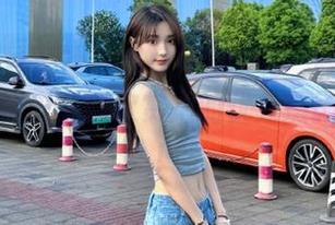 IMiss爱蜜社 – 热门博主梦心玥最新美足套图，快来下载欣赏她的优秀摄影作品吧！