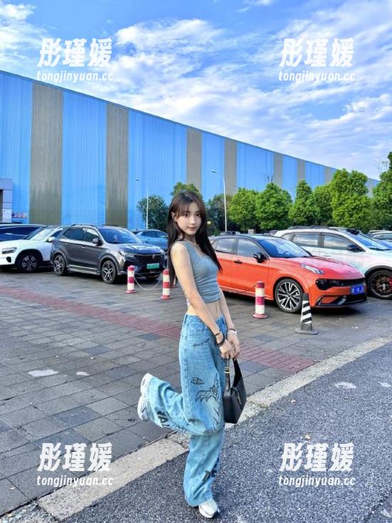 IMiss爱蜜社 - 热门博主梦心玥最新美足套图，快来下载欣赏她的优秀摄影作品吧！