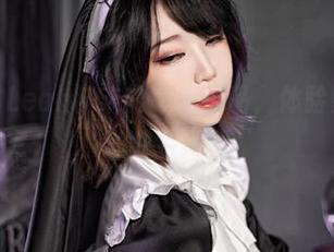 在线欣赏Leah梓未的写真作品，体验堕落修女的独特风情