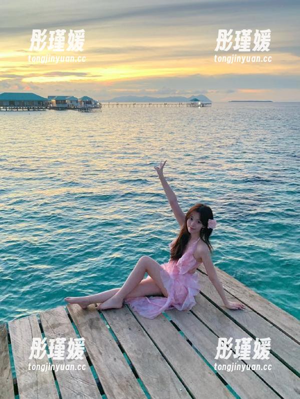 MFStar模范学院 - “夏小秋秋秋”女孩写真图包：一场关于青春与梦想的视觉盛宴