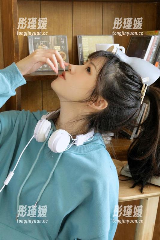 MFStar模范学院 - 图片精选：桃香子携手好友的双人写真，展现独特韵味