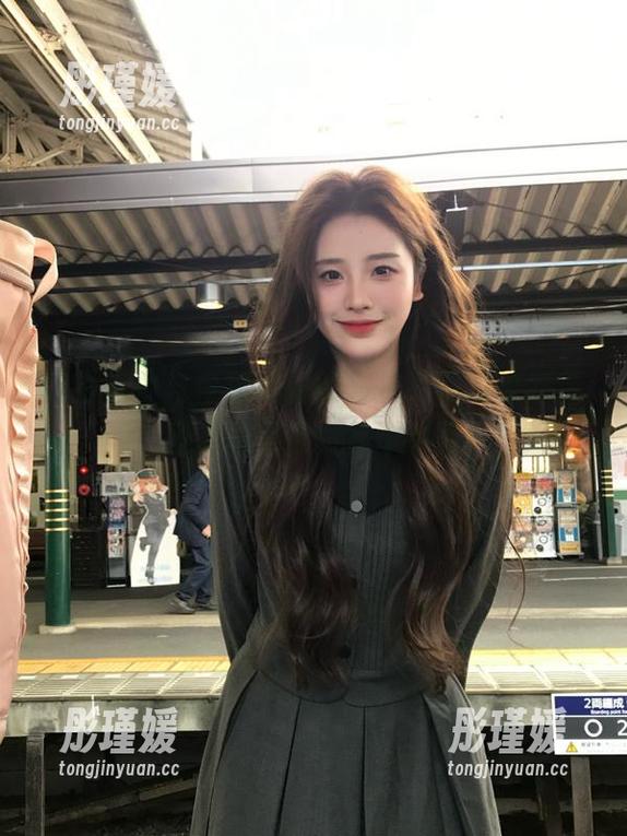 纯白浴巾与青春美丽的碰撞，喵糖映画无圣光原图捕捉每个瞬间