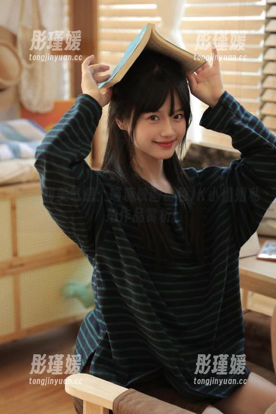 感受甜美气息：喵糖映画粉色JK小姐姐私拍作品赏析