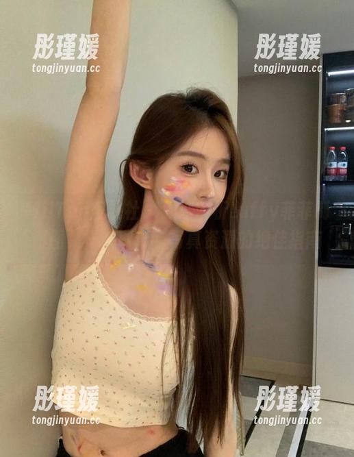 MiiTao蜜桃社 - 深度解析Luffy菲菲制服图集，获取稀有写真资源的绝佳指南