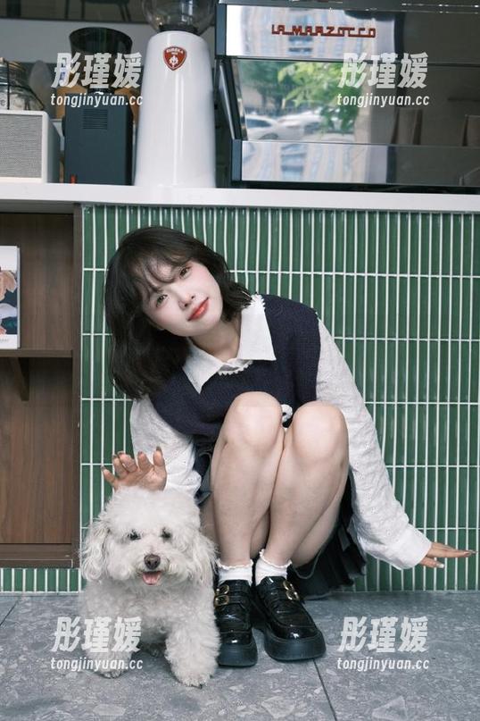 MiiTao蜜桃社 - 限量发售：木奈奈最新套图，旗袍风情尽显古典优雅
