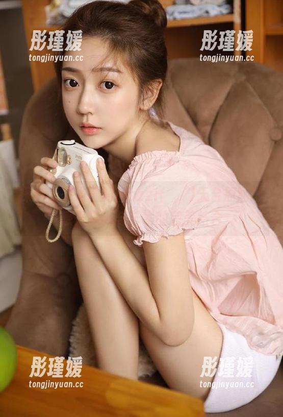 探索无圣光下的Mozzi(모찌)天台原图，感受摄影与艺术的完美结合