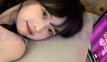 MyGirl美媛馆 – 捕捉瞬间：伊小七MoMo红裙作品里隐藏的动人故事与美图