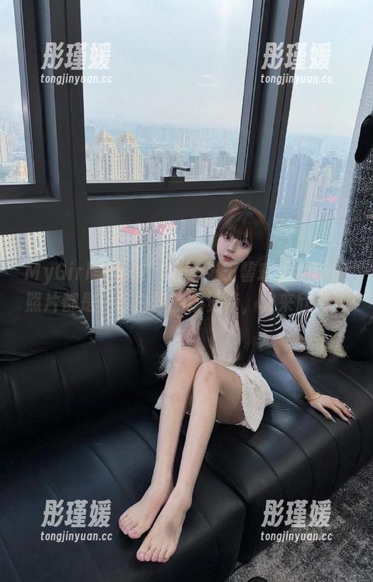 MyGirl美媛馆 - 每一张王馨瑶yanni的照片都是一首白丝的视觉诗，快来欣赏！