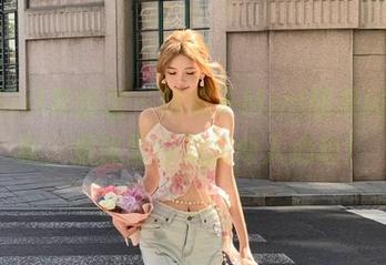 MyGirl美媛馆 – 糯美子Mini图集闪亮更新，细腻雪白肌肤令人心动！