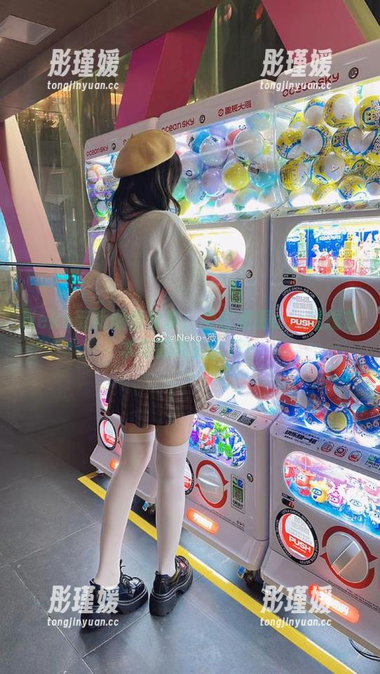 Neko薇薇倾情分享：爱宕和服cos碰撞艺术与时尚的火花！