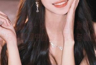 Pary学生模拍 – 小罗以黑色为帧，呈现出写真原图中的深邃思考与情感