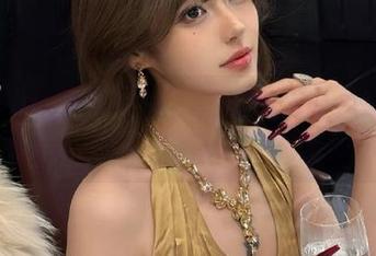 TouTiao头条女神 – 白甜快乐时光在这里，观看周熙妍的写真让你甜蜜翻倍！