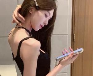 TouTiao头条女神 – 观看张蓝欣的瑜伽合集，谁说瑜伽只能是一种修身养性的运动？