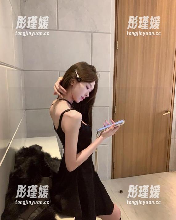 TouTiao头条女神 - 观看张蓝欣的瑜伽合集，谁说瑜伽只能是一种修身养性的运动？