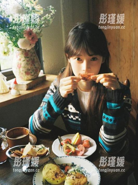 TouTiao头条女神 - 在运动中绽放美丽，梁芮溪体操服图包福利，等你来领取！