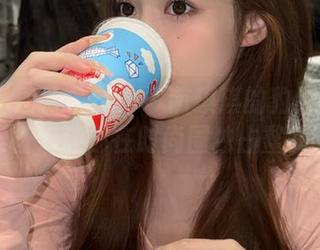 TouTiao头条女神 – 萌琪琪的豹纹美图分享，准备好让你在时尚圈独占鳌头了吗？