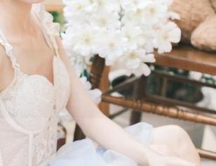 TouTiao头条女神 – 看韩夏汐如何在黑色世界中展现无限魅力的图包