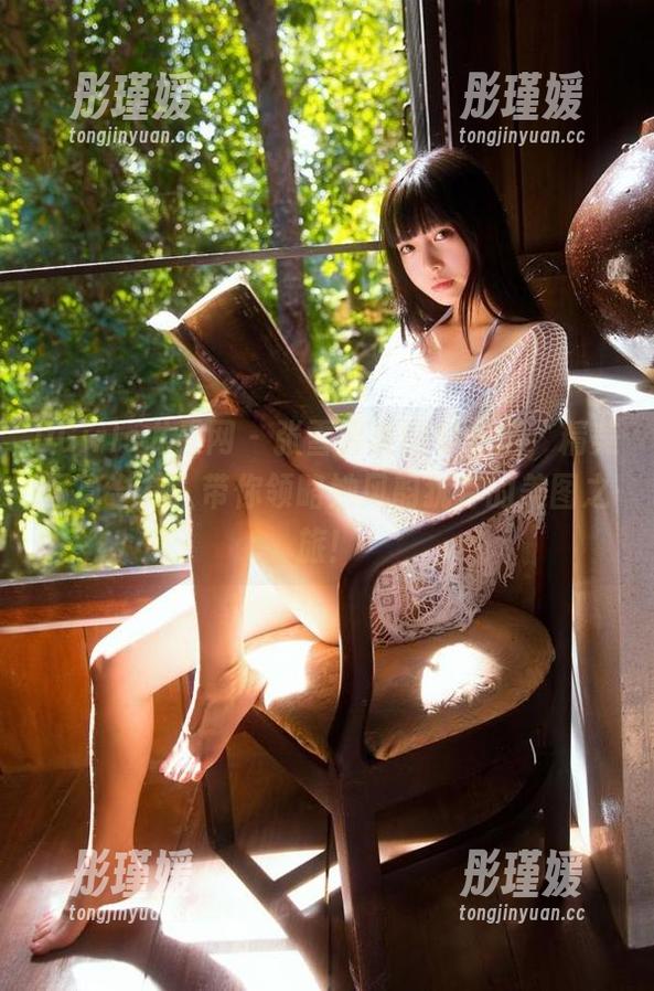 UGirls尤果网 - 张雪馨美腿专业版，精美写真合集，带你领略她风韵犹存的美图之旅！