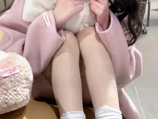 UGirls尤果网 – 免费送上张馨彤的短裤写真，充满青春气息，赶快来查看哦