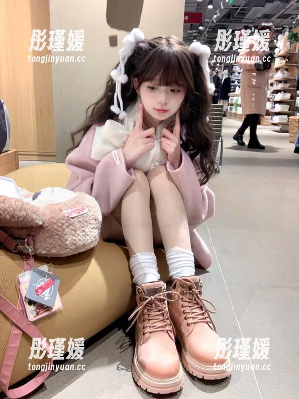 UGirls尤果网 - 免费送上张馨彤的短裤写真，充满青春气息，赶快来查看哦