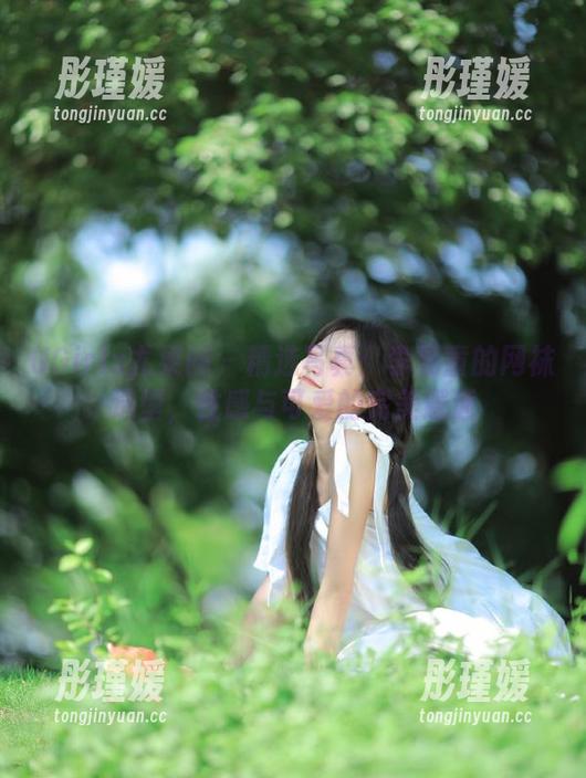 UGirls尤果网 - 精选写真：李易童的网袜造型，性感与可爱的完美邂逅