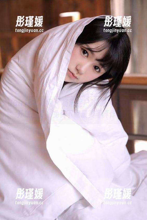 UGirls尤果网 - 杨漫妮户外摄影大揭秘：开放图库，免费下载最美写真作品！