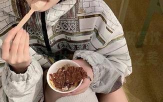UGirls尤果网 – 全新更新：欣赏沈佳熹镂空主题图片，感受摄影之美