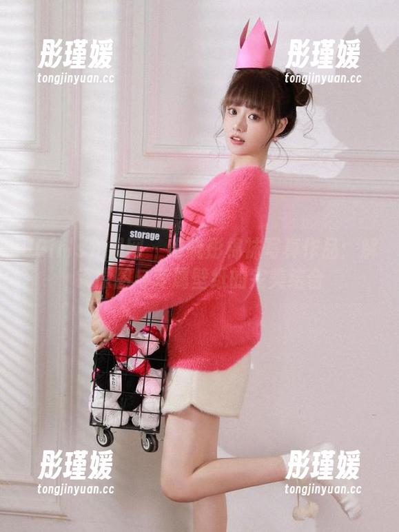 UGirls尤果网 - 谭晓彤棉袜写真作品：解锁原图与专属壁纸的完美结合