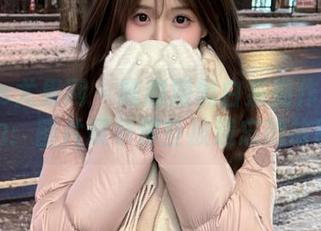 UGirls尤果网 – 陈雅漫黑白系列作品的魅力：图片展示那些被遗忘的故事