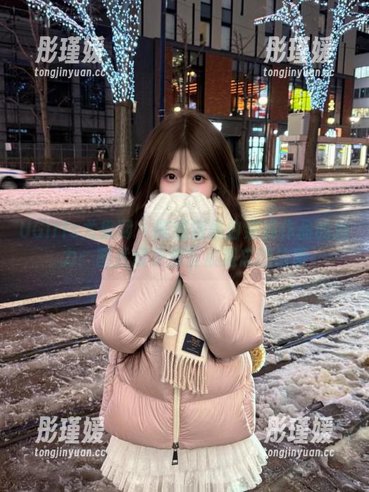 UGirls尤果网 - 陈雅漫黑白系列作品的魅力：图片展示那些被遗忘的故事
