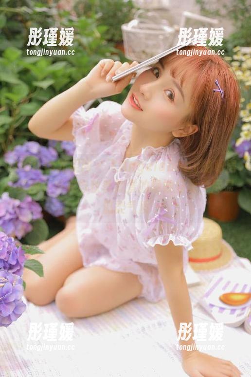 UGirls尤果网 - 飞Angelababy的私房美图，毛衣与秋季背景的绝妙搭配，尽显温柔气质