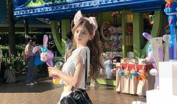 UGirls尤果网 – 揭开黛斯羽的秘密：独特的写真图片合集，感受她的灵动之美