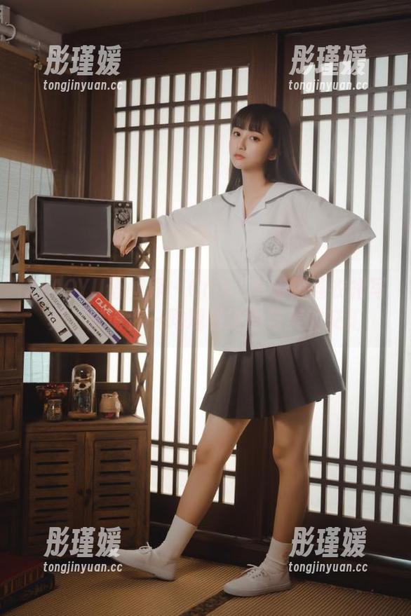 XIAOYU语画界 - Cris_卓娅祺连衣裙写真，邀请你一同观看时尚与美的交汇