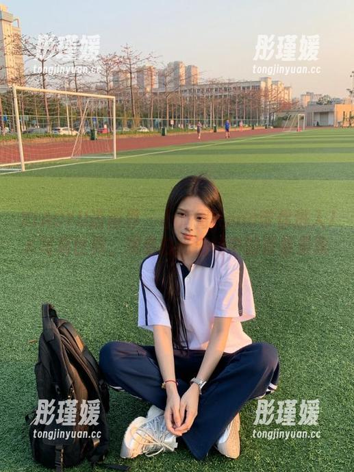 XIAOYU语画界 - 小海臀Rena带你进入JK写真世界，观看时光流转中的青春景象