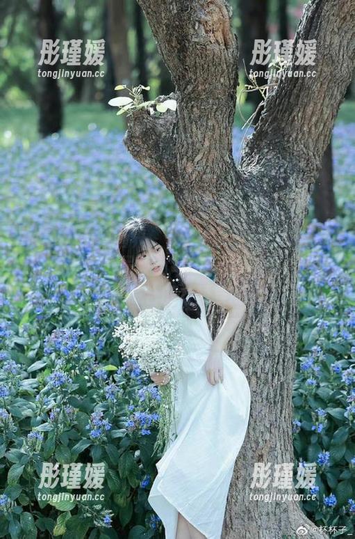 XIAOYU语画界 - 小海臀Rena携手无圣光，开启户外写真新纪元，呈现出人与自然完美融合的壮丽景观！
