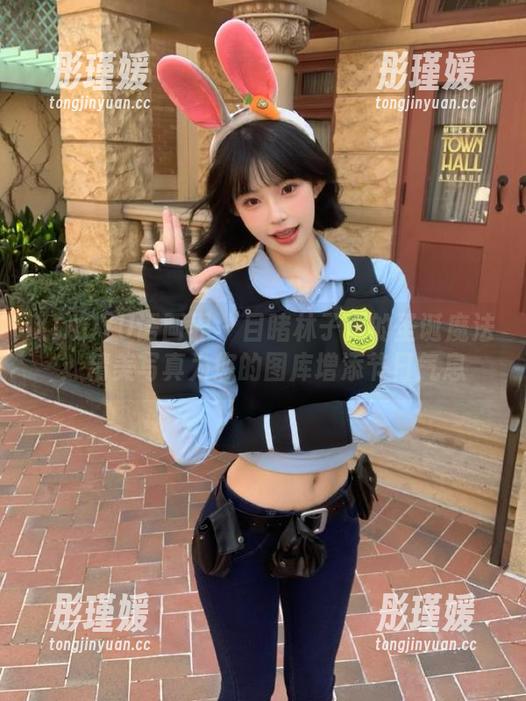XIAOYU语画界 - 目睹林子遥的圣诞魔法：精美写真为您的图库增添节日气息