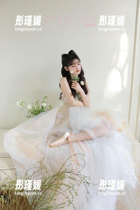 XIAOYU语画界 - 领略豆瓣酱豹纹写真风采，免费获取高清图片！