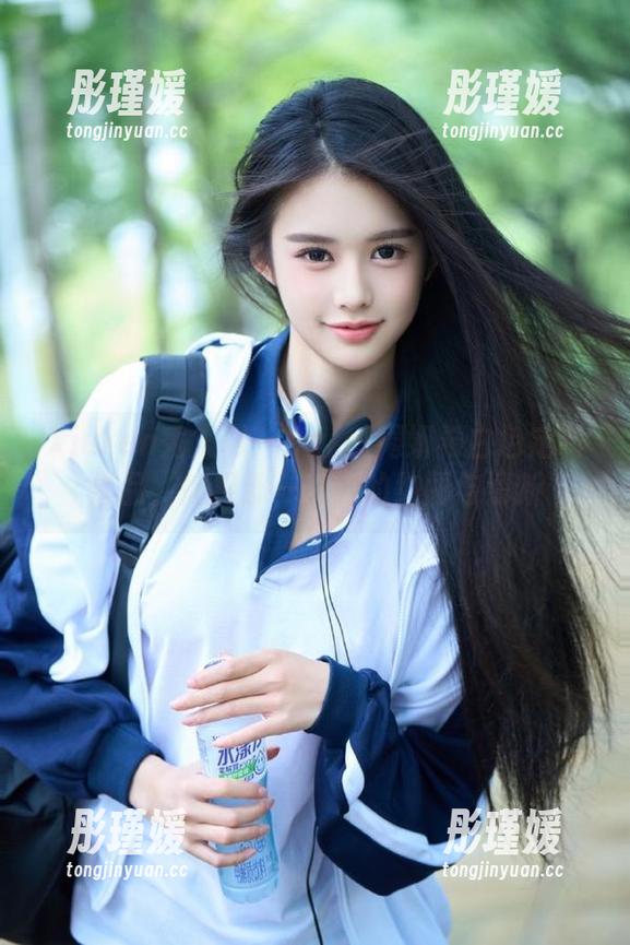 Xiuren秀人网 - Carol周妍希白色定制作品，捕捉那一瞬间的绚丽与清新