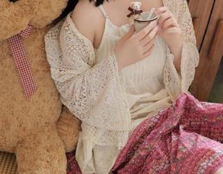 Xiuren秀人网 – 久久Aimee带你领略丝袜美腿的风情，超赞写真精选合集绝不能错过！