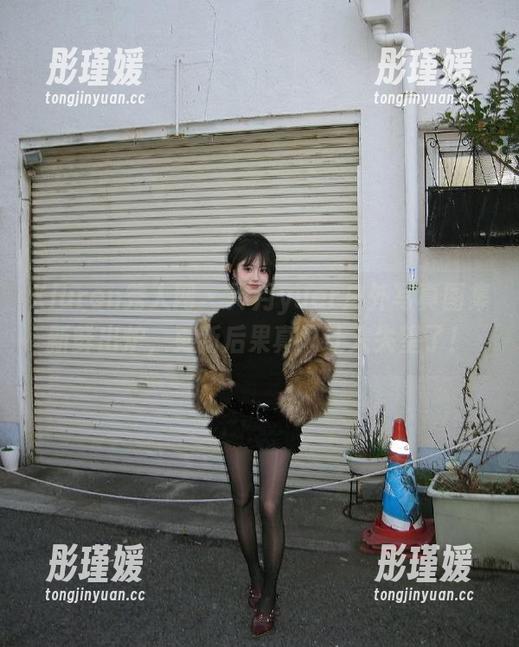 Xiuren秀人网 - 冷月yuer户外写真图集新鲜出炉，更新后果真又让人失望了！